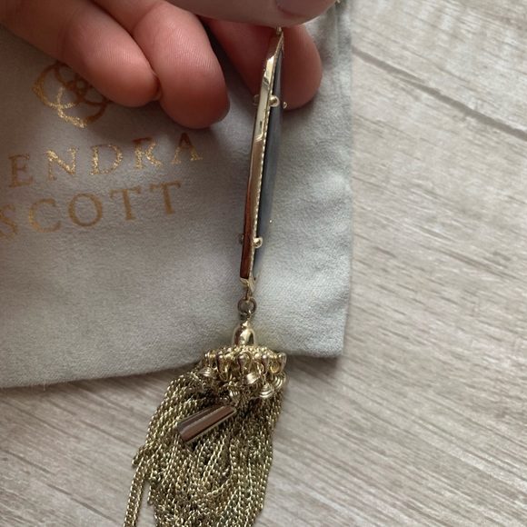 Kendra Scott Pendant Necklace - Picture 3 of 4